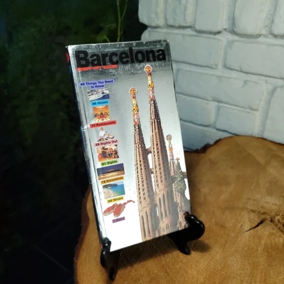 Barcelona Spain City Travel Guide - Picture 2 of 10